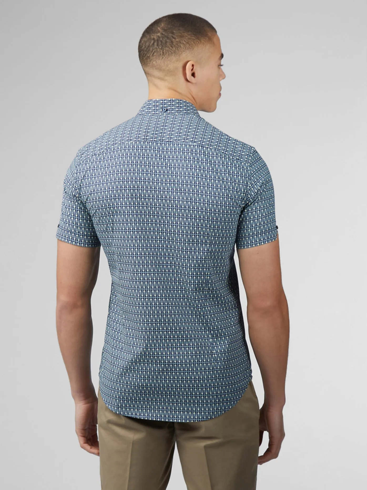 Ben Sherman Geo Spot Print S/S Shirt 191