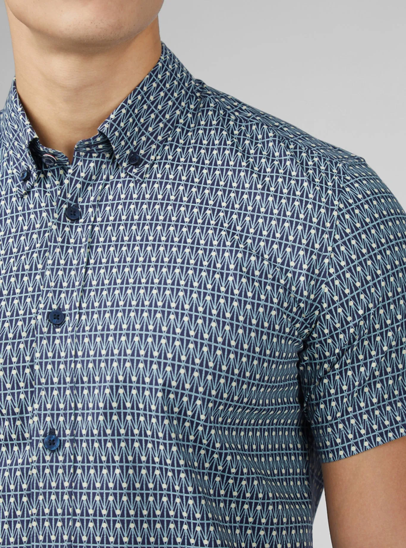 Ben Sherman Geo Spot Print S/S Shirt 191